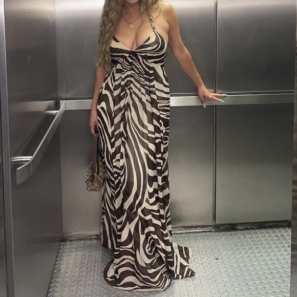 BCBG MAX AZRIA  DRESS - Picture 5 of 7